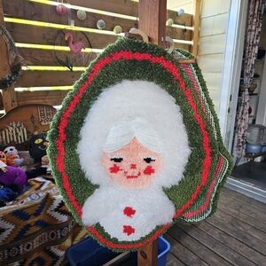 Vintage Santa and Mrs. Clause Hooked Rug Wall Hanging